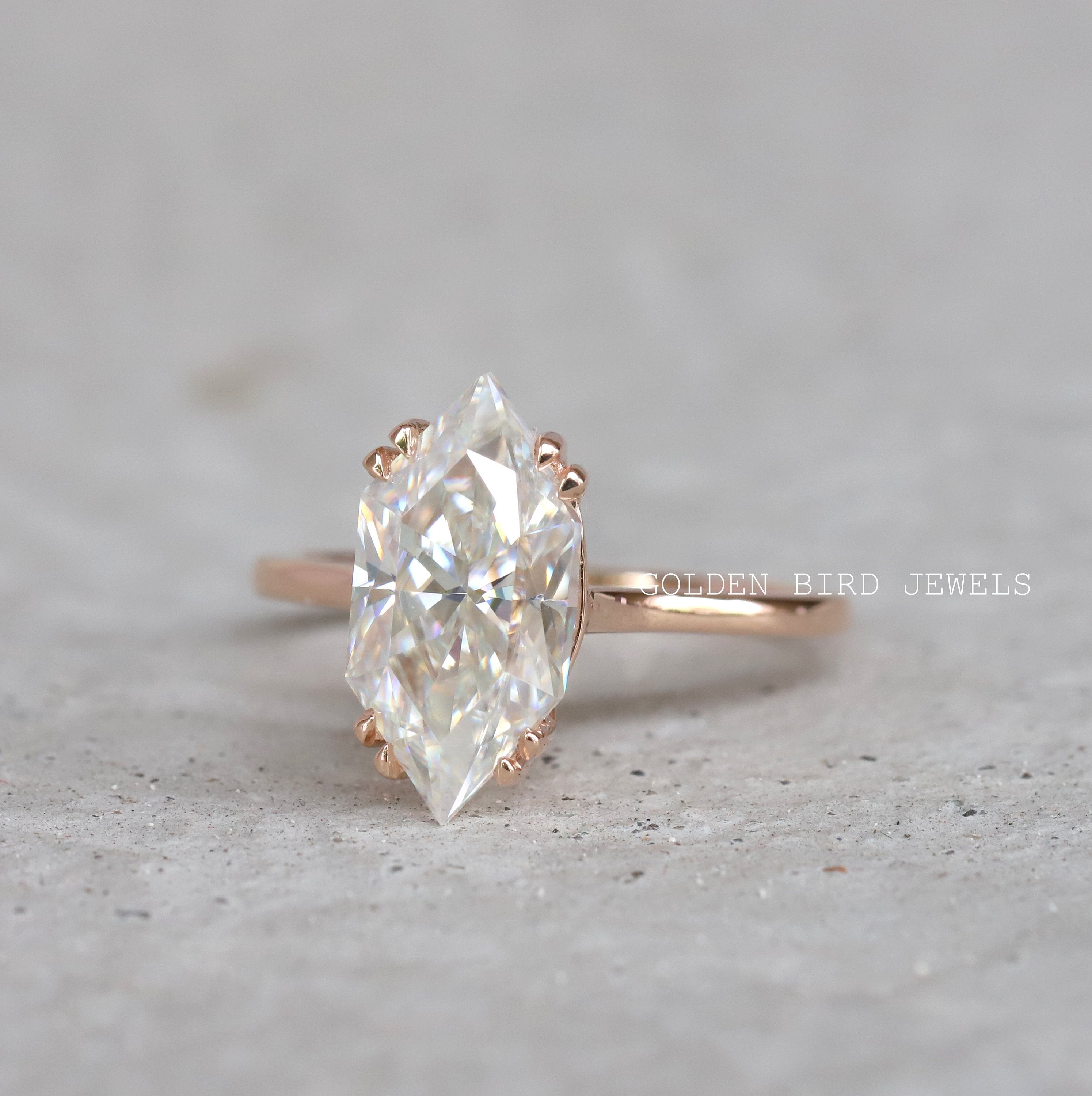 dutch-marquise-solitaire-ring-in-18k